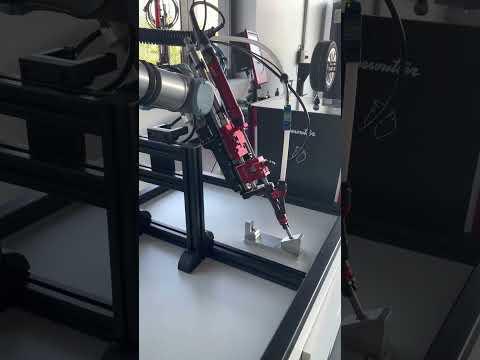 Rapid Screw Feeder on a Cobot